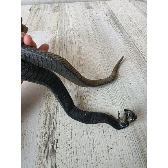 Vintage rubber cobra snake Halloween prop reptile - Picture 9 of 11